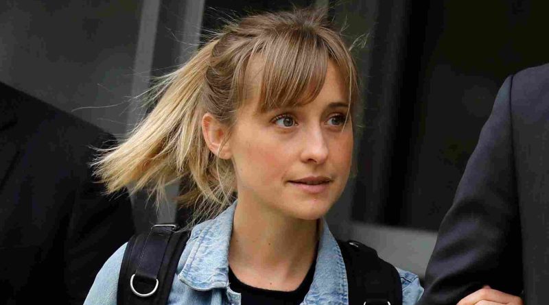 Allison Mack Initiates Legal Separation from Nicki Clyne