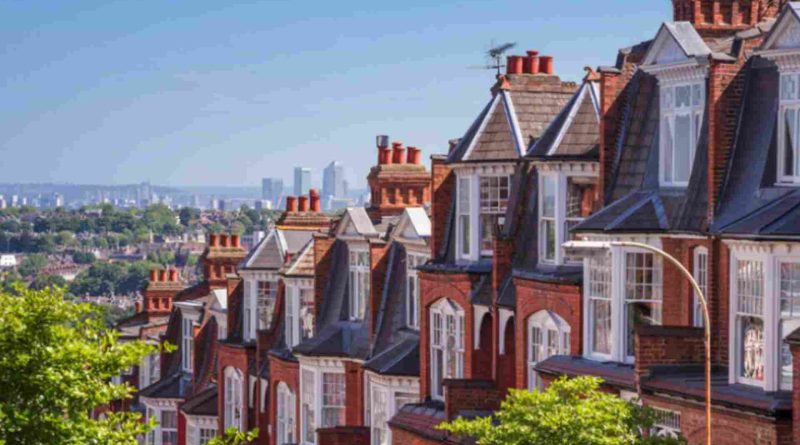 London's Luxury Property Market Thrives Amidst Economic Flux and Regulatory Shifts