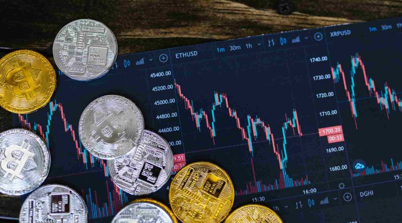 Shifting Tides: Financial Advisors and the Cryptocurrency Conundrum