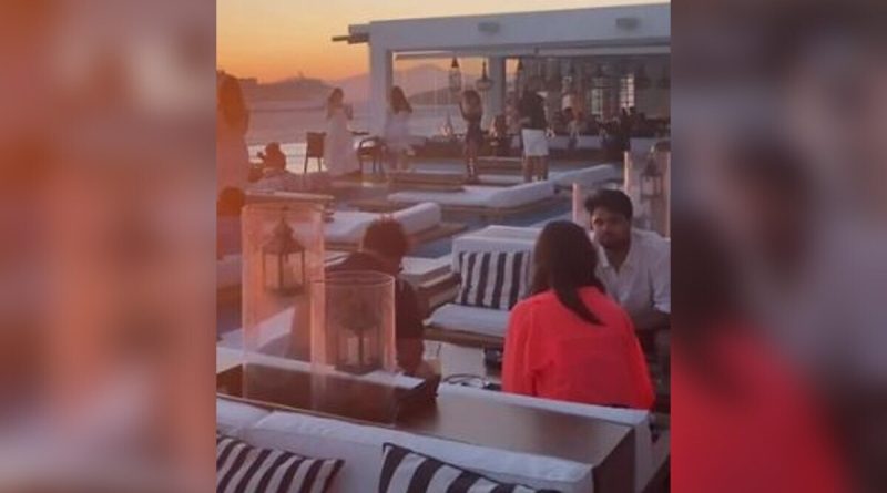 Crazy Viral: Kriti Sanon And Her Rumoured Boyfriend Kabir Bahia Spotted Holidaying In Greece