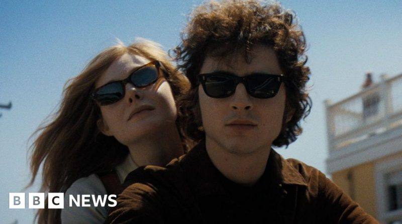 Timothee Chalamet sings Bob Dylan in A Complete Unknown trailer