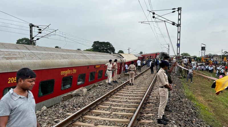 2 Killed As 18 Coaches Derail In Jharkhand