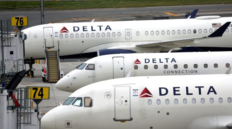 Why did it take days for Delta to restore normal service after outage?