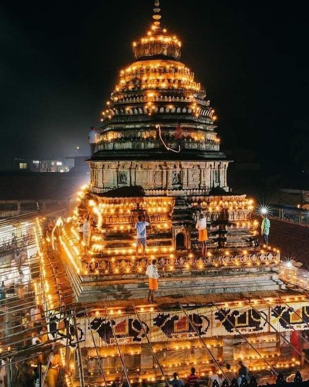 जय श्री महाकाल: Discover 7 Powerful Rituals to Overcome Challenges and Embrace Positivity 6 This image has an empty alt attribute; its file name is Karthik-Deepotsava-at-Shri-Mahabaleshwar-Temple-Gokarna-Karnataka-BHARAT-India--_.jpeg