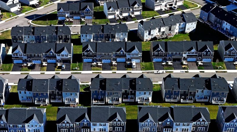 Average rate on 30-year mortgage falls to 6.47%, lowest level in more than a year