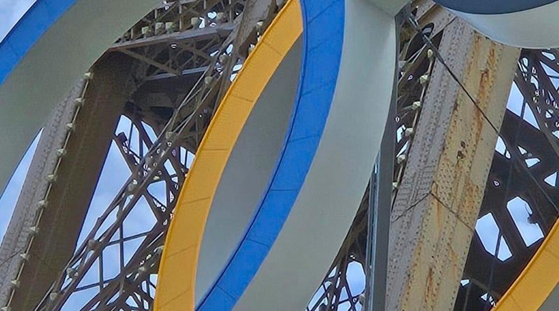Man seen climbing Eiffel Tower, prompting an evacuation hours before closing ceremony