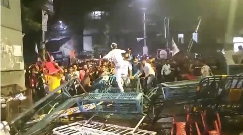 Live Updates: Tear Gas, Lathi-Charge As Mob Vandalises Kolkata Hospital Where Doctor Raped, Murdered