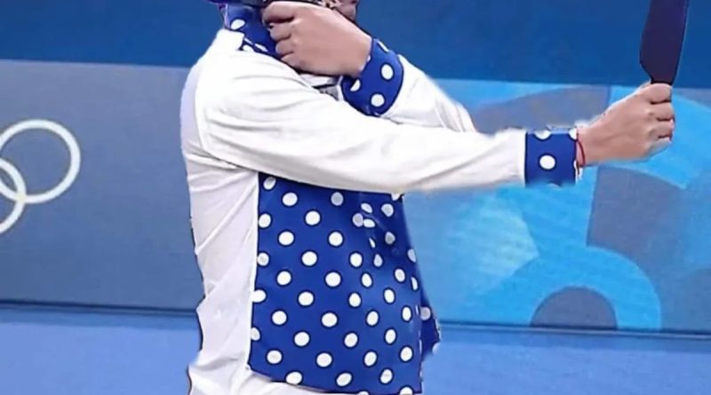 Truth Behind Viral Pic Of Shooter Using Mirror To Hit Target At Paris Olympics