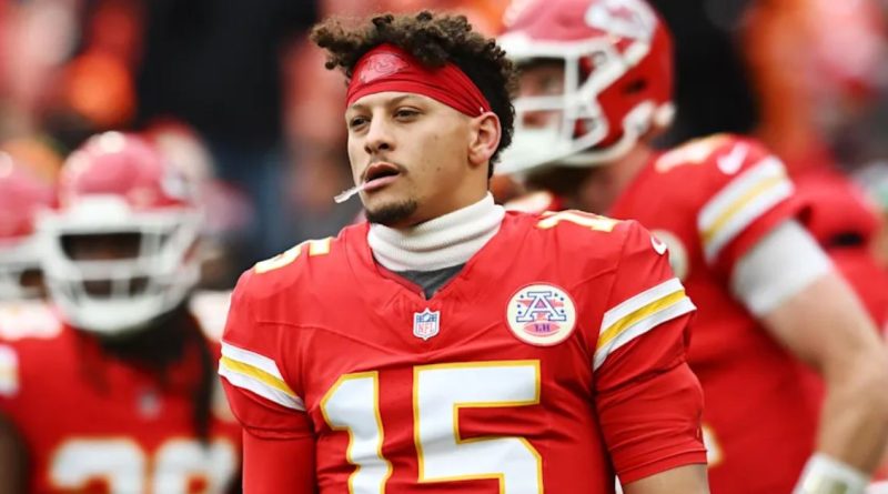 Patrick Mahomes Suffers Ankle Injury in Chiefs Win Over Browns His Status for Next Week Uncertain