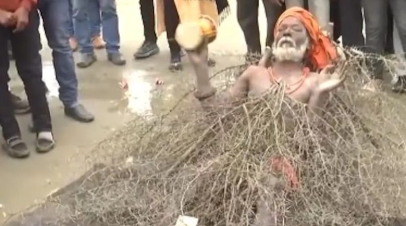 'Kaante Wale Baba' Amazes Devotees At Maha Kumbh In Prayagraj