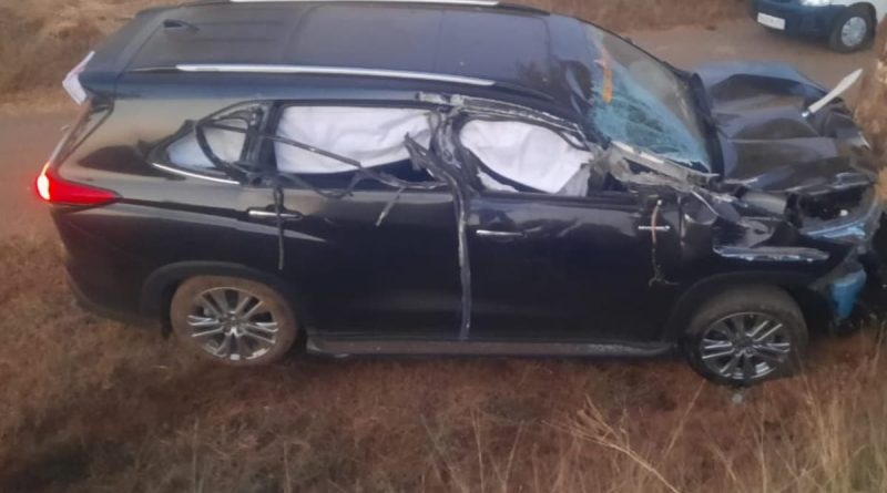 Karnataka Minister's Toyota Innova Crashes Into Tree, Was Avoiding Dog