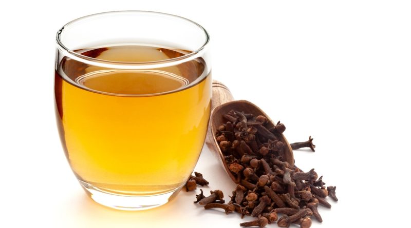 5 Reasons Why You Should Sip Clove Water Before Bedtime