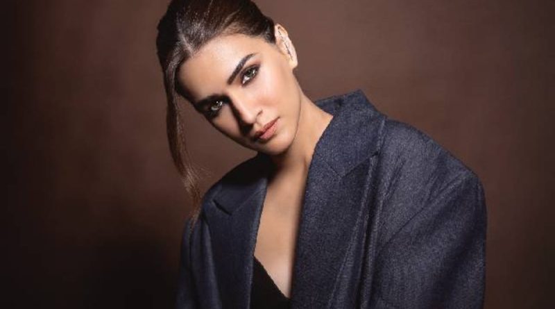 Kriti Sanon Enjoys Jalebis On The Sets Of Tere Ishk Mein, Courtesy Aanand L. Rai